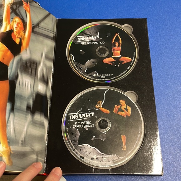 Insanity Workout DVD set - Picture 4 of 7